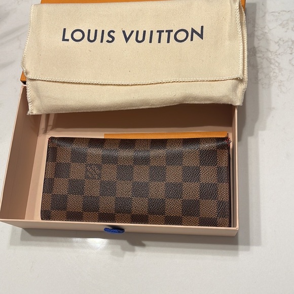 Louis Vuitton wallet - Picture 6 of 6